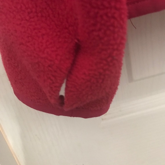 Vineyard Vine fleece pullover. Hole in left sleeve. Size Large - Picture 5 of 6